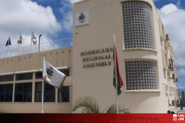 Johnson Roussety Crise politique à Rodrigues : rien ne va plus entre Johnson Roussety et ...